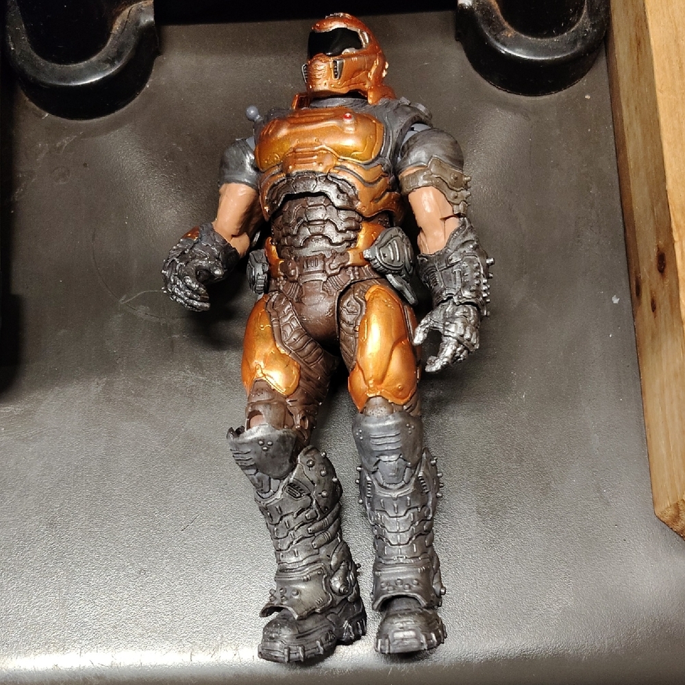 Mcfariane Doom Slayer